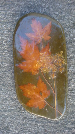 LEAF PAPERWEIGHT250